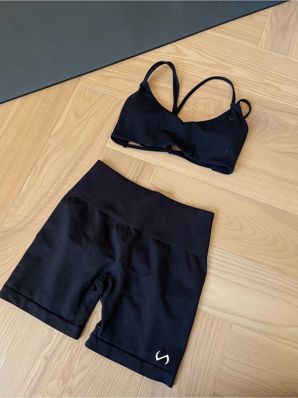 Black Seamless Sports Bra & High-Waist Shorts Set